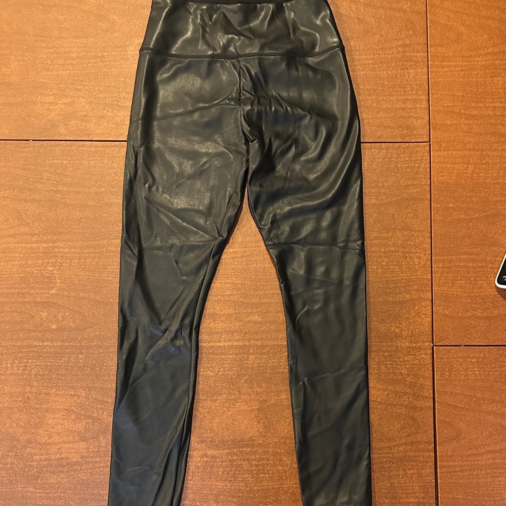 Hollister Ultra High-Rise Black Leggings